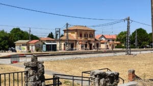 Parajes rodeados por grandes bosques 2 Estación de tren de El Espinar.
