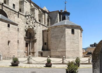 Iglesia de San Eutropio.