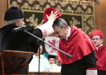 Acto de investidura de José Luis Rodríguez Zapatero como Doctor honoris causa. / Campillo