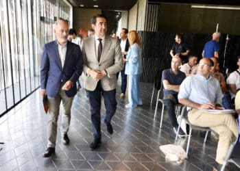 El Consejero de Medio Ambiente inaugura la Jornada de Propietarios Forestales organizada por Fafcyle. / Miriam Chacón