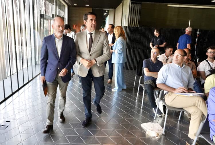 El Consejero de Medio Ambiente inaugura la Jornada de Propietarios Forestales organizada por Fafcyle. / Miriam Chacón