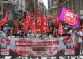 La afluencia fue de unas 15.000 personas según los sindicatos y de algo más de 8.200 según la Delegación del Gobierno. / Brágimo