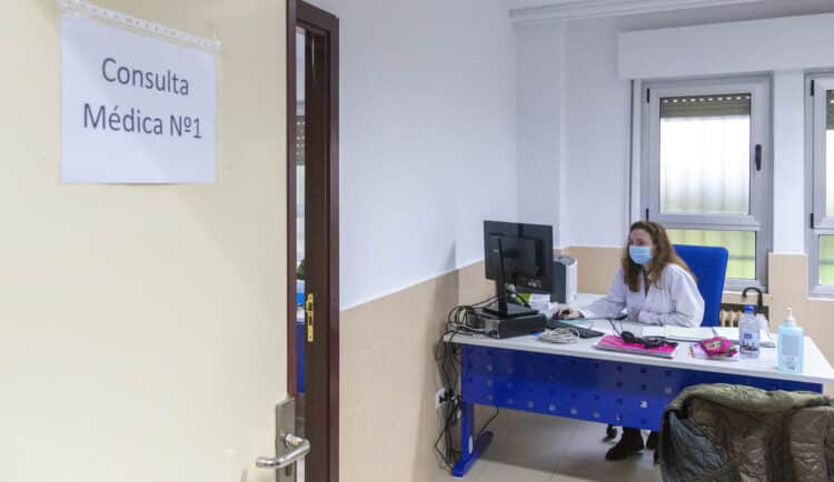 El número de centros sanitarios ha aumentado un 26,8%en catorce años. / Susana Martín