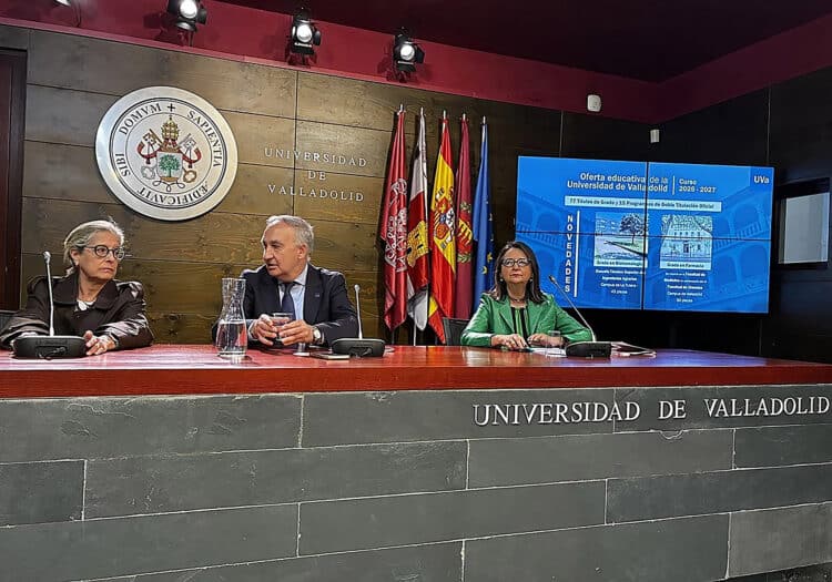 La nueva rectora electa, Pilar Garcés, y el rector en funciones, Antonio Largo, presentan la oferta educativa para el próximo curso.