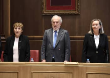 La Real Academia celebra un pleno extraordinario en León. / Carlos S. Campillo