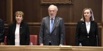 La Real Academia celebra un pleno extraordinario en León. / Carlos S. Campillo