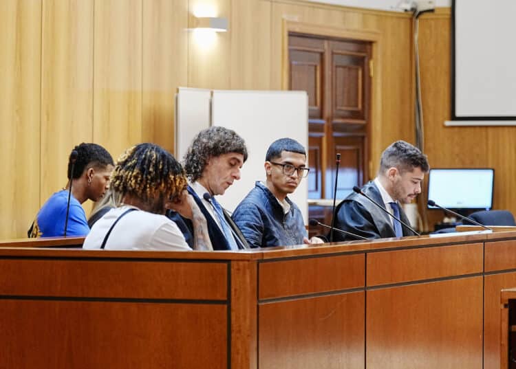 Primera sesión del juicio, en la que han declarado la víctima y sus acompañantes. / R. Valtero