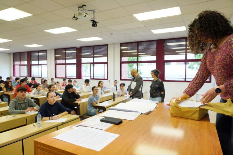 Aumenta un 3,3% la afluencia con respecto al curso pasado, con 368 inscritos más. / Miriam Chacón