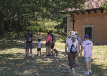 Visitantes en el Centro Nacional de Educación Ambiental (CENEAM) en una fotografía de archivo / KAMARERO