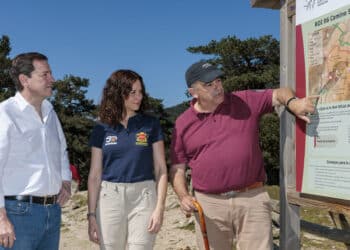 Mañueco y Ayuso durante la visita. /JUNTA DE CASTILLA Y LEÓN