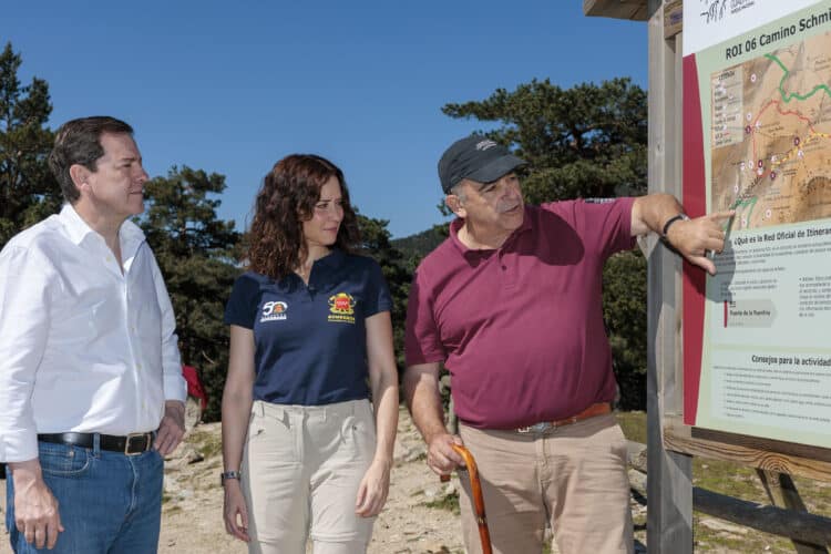 Mañueco y Ayuso durante la visita. /JUNTA DE CASTILLA Y LEÓN