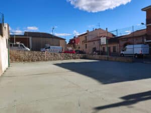 Frontón y campo de fútbol de Fuentemilanos.