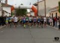 Corredores de la prueba absoluta toman la salida durante la prueba en Marugán./CARRERA MARUGÁN MEMORIAL SANTI