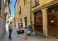 Operario utilizando el nuevo sistema eléctrico. /AYUNTAMIENTO DE SEGOVIA