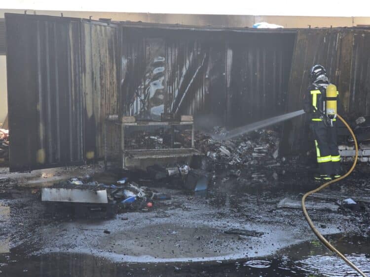 Declarado un incendio en una empresa de reciclaje de baterías en Hontoria 1 Interior de la nave donde se produjo el incendio. /AYUNTAMIENTO DE SEGOVIA