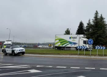 Accidente en la rotonda de la carretera de San Rafael, en Segovia capital. / AYUTAMIENTO DE SEGOVIA