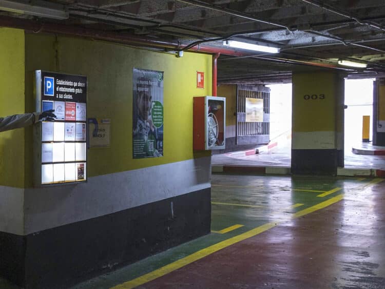 Parking de la avenida del Acueducto. / KAMARERO