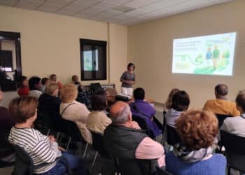 Instante de la charla / AYTO. DE FUENTEPELAYO