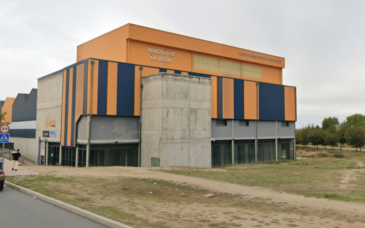 Estado actual del entorno del polideportivo.