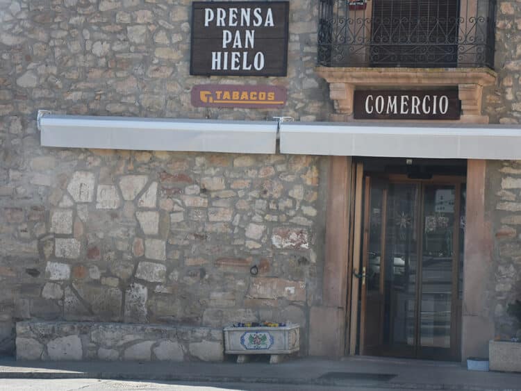 Comercio en La Velilla. / EL ADELANTADO