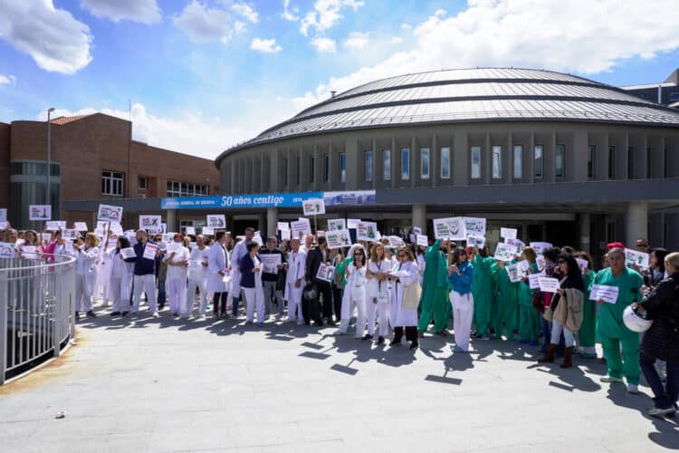 Concentración Sanitaria contra la Gestión del Hospital de Segovia - Héctor Criado
