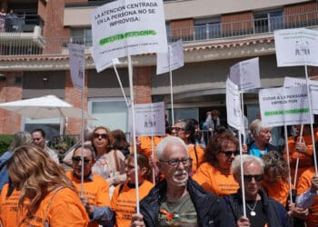 Concentración en la Residencia de San Lorenzo, en Segovia. / Alejandra Serna