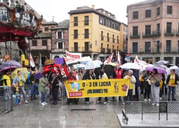 Concentración por la Educación Infantil de 0 a 3 años, en la plaza del Azoguejo. / Alejandra Serna