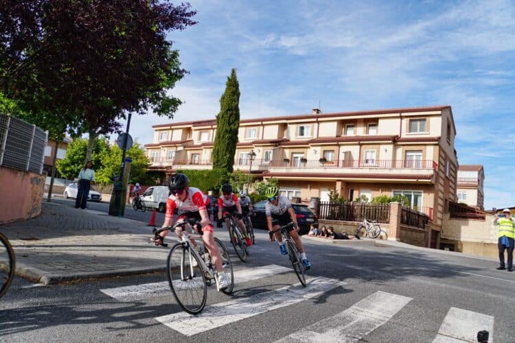 Varios corredores del club segoviano durante un instante de la prueba en Tabanera del Monte./CC 53x13