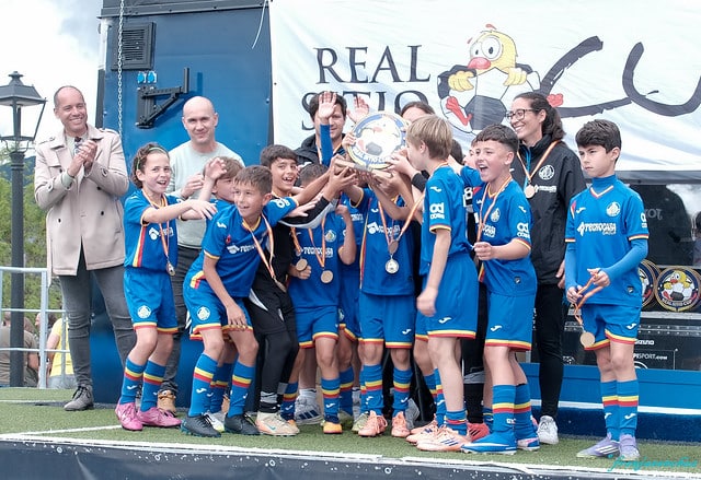 Un instante durante la entrega de trofeos de la XVII edición de la Real Sitio Cup./AYTO. REAL SITIO