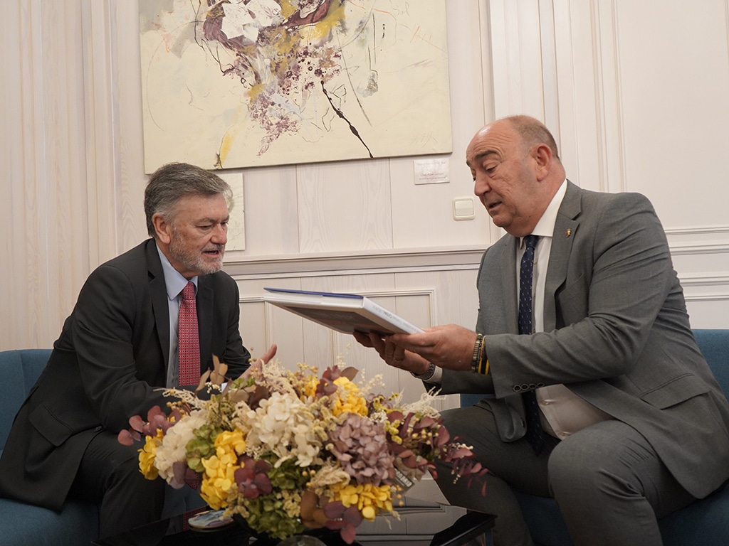 El presidente de las Cortes visita las diferentes instituciones segovianas 2 Francisco Vazquez y Miguel Angel de Vicente DIPUTACION