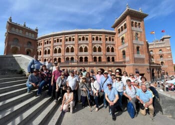 Miembros de la Peña Taurina 'Victoriano de la Serna' de Sepúlveda en Las Ventas. / PEÑA 'VICTORIANO DE LA SERNA'