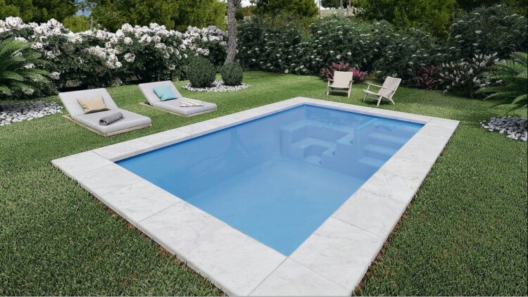 Piscina prefabricada de estructura rectangular. / MAGNIFIC