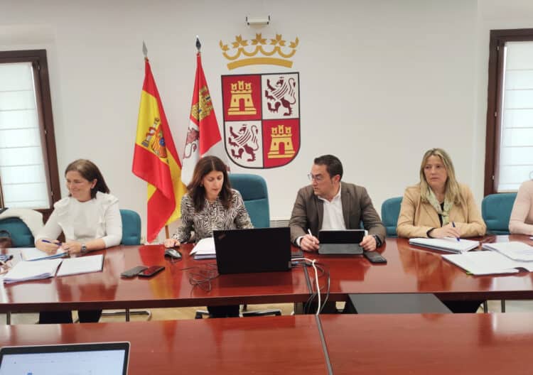 La Junta y las entidades locales de la provincia perfilan el plan del eclipse / JCYL