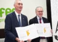 El alcalde José Mazarías y el presidente de la FES, Andrés Ortega, presentan el acuerdo para la sociedad 'Segovia Intermodal'. / ALEJANDRA SERNA