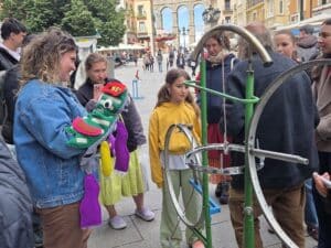 La Magia se adueña de la plaza Mayor 2 Titirimundi La otra vida