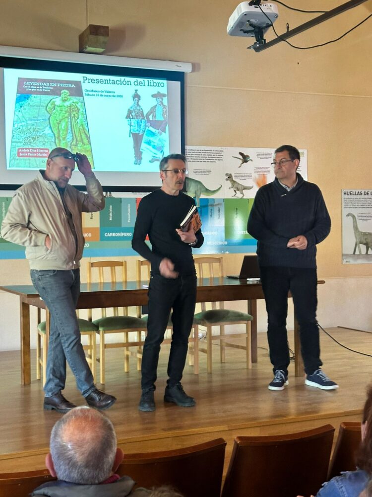 Presentación de libros / ÁLVARO PINELA