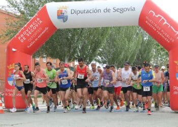 Participantes toman la salida durante una edición pasada./AYTO. PALAZUELOS DE ERESMA