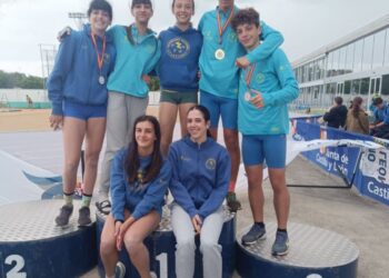 Delegación del club segoviano en el Autonómico de combinadas./SPORTING SEGOVIA