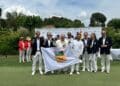 La delegación del club segoviano posa con los trofeos./E.A