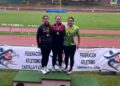 Participantes posan con las medallas durante un instante de la cita del Autonómico Absoluto celebrado en Segovia./FETACYL