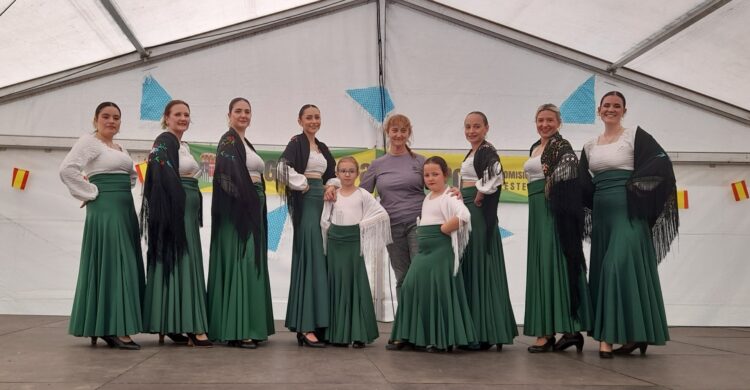 Actuación de baile flamenco del grupo Cristo del Mercado / LOURDES MATARRANZ