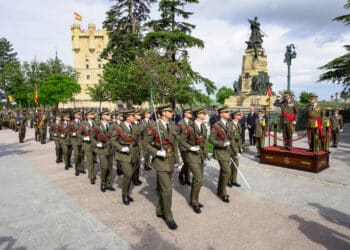 Los actos terminaron con un desfile de la unidad de alumnos. /Héctor Criado