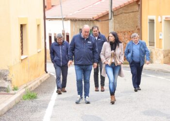 De Vicente visita los ocho núcleos del municipio de Ayllón / DIPUTACIÓN