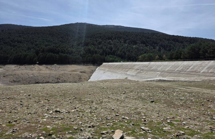 El Ayuntamiento de El Espinar aprueba una declaración institucional sobre la CHD y la presa de El Tejo 1 Vista del embalse con fecha del pasado 25 de mayo de 2026 / AYTO. EL ESPINAR