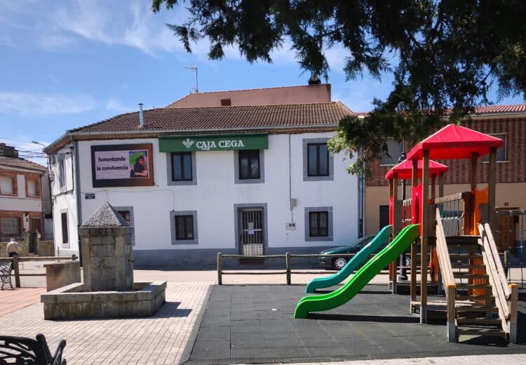 Biblioteca de la Fundación Caja Cega / JUAN CRUZ SERRANO