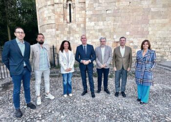 Los promotores de la iniciativa posan en la presentación de la campaña en 2025. / Ayuntamiento de Segovia