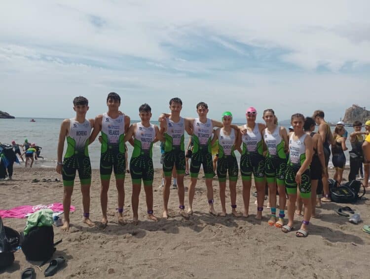 Delegación del club segoviano en la cita en Águilas./T. LACERTA