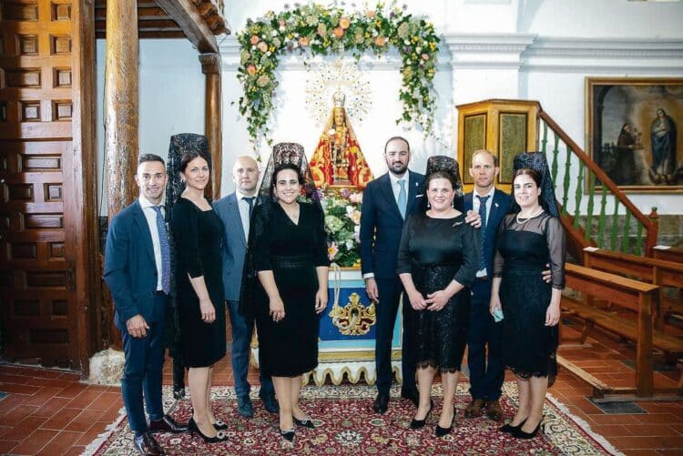 Los Mayordomos de 2026: César Arévalo, Gloria Rodríguez, F. Javier Arandilla, Cristina Pascual, Ignacio de Santos, María García, Miguel Arribas y Pilar Rubio. / Cedida Mayordomos