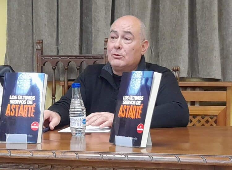 Enrique Eloy de Nicolás, autor de la novela / AMADOR MARUGÁN