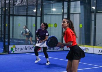 Partido de pádel disputado en Padelzone, en Valverde del Majano./DIPUTACIÓN